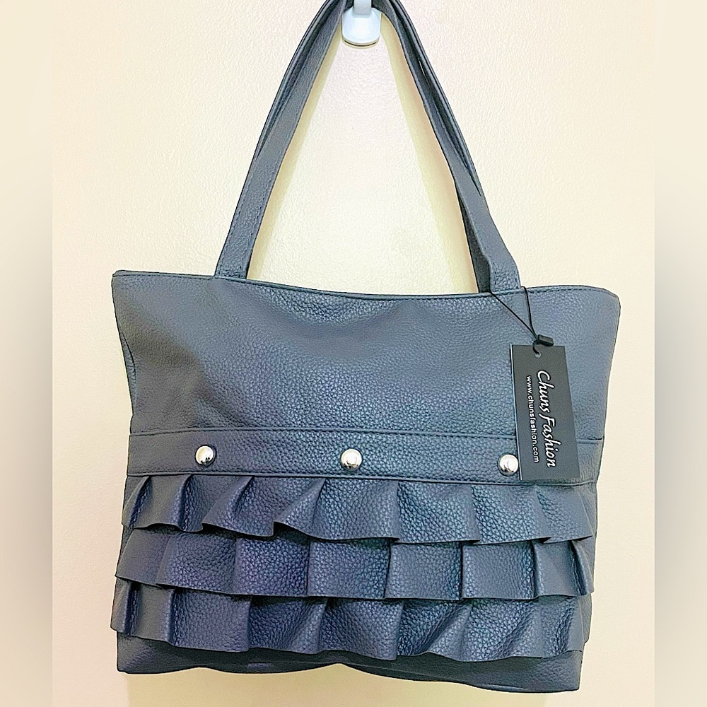 Women’s One Size Fits All Shoulder Bag By Chuns Fashion